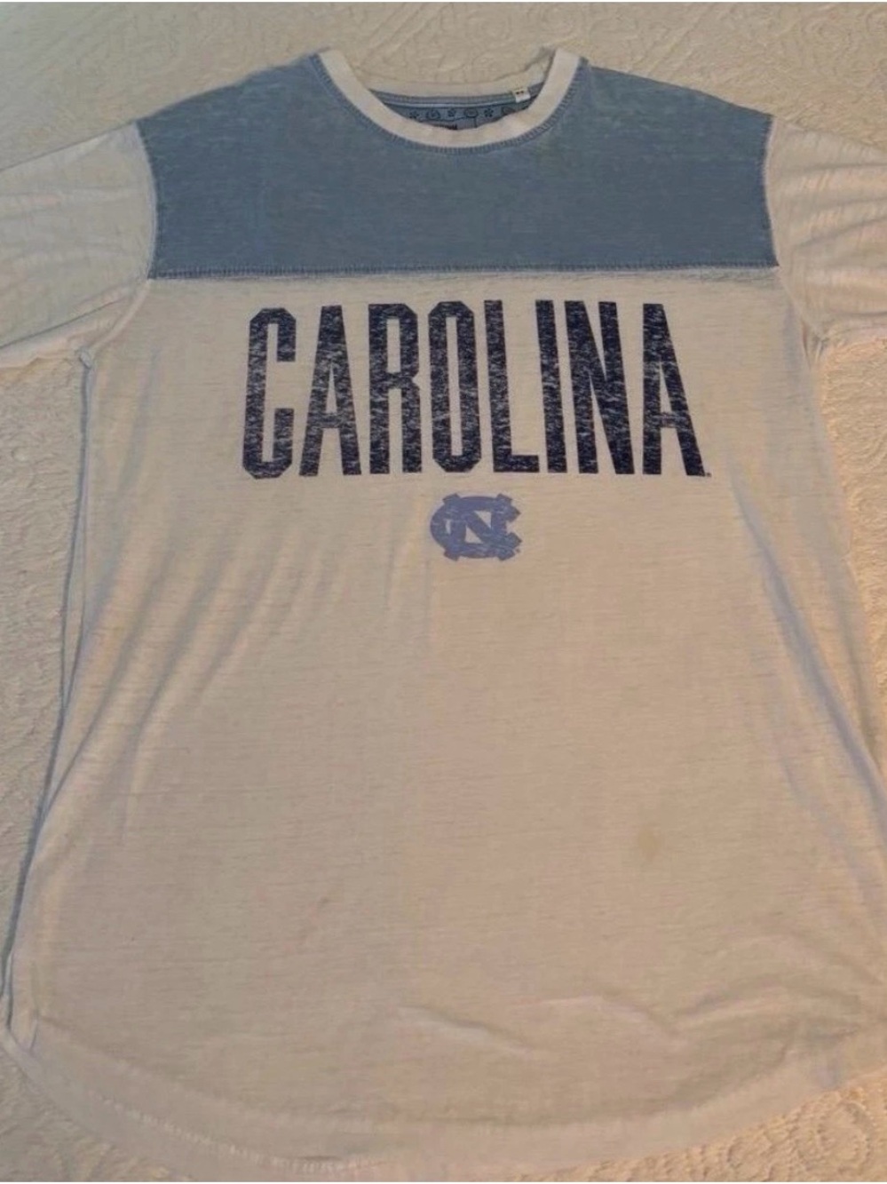 THREE SQUARE UNC TAR HEELS T-Shirt Medium Uni-sex Carolina/Blue White Distressed